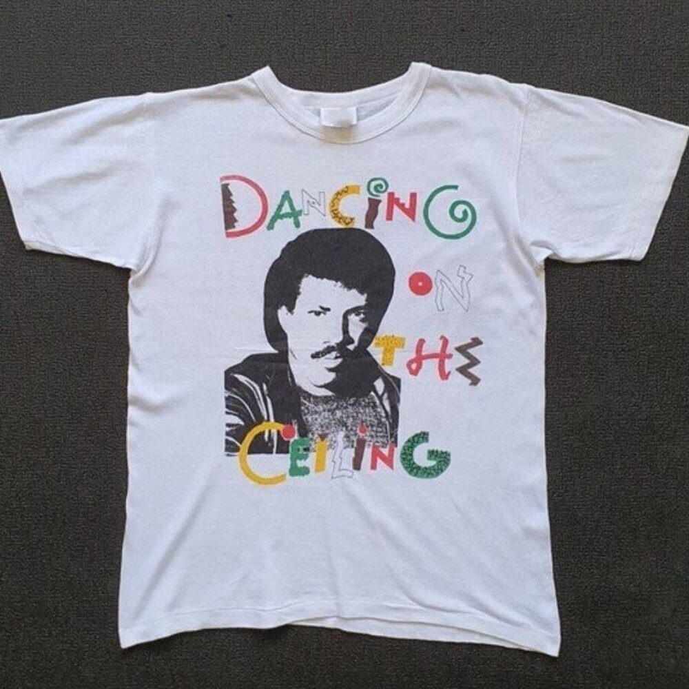 Lionel Richie 1987 Outrageous UK Tour Vintage Concert Fan T-Shirt  73